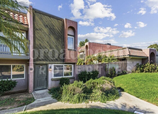 Foto del edificio - 1423 N Broadway
