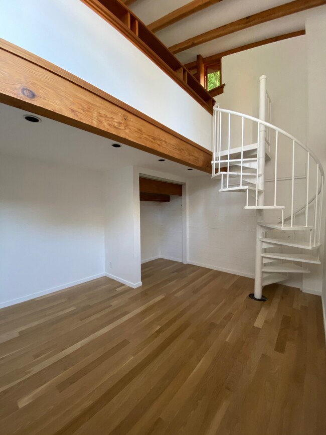 Foto del edificio - 16531 Akron St