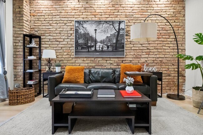 Foto del edificio - 3236 W Eastwood Ave