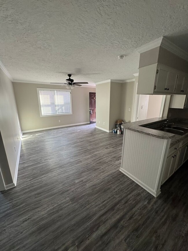 Building Photo - 207 New Petersburg Dr