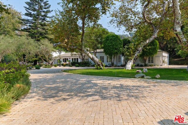 Foto del edificio - 6238 Bonsall Dr