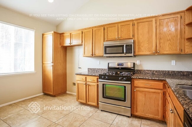 Building Photo - 2547 Foghorn Way