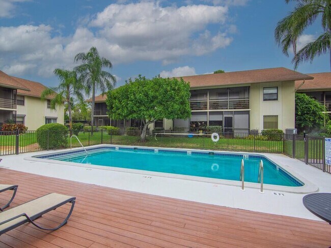 Foto del edificio - 1871 SW Palm City Rd