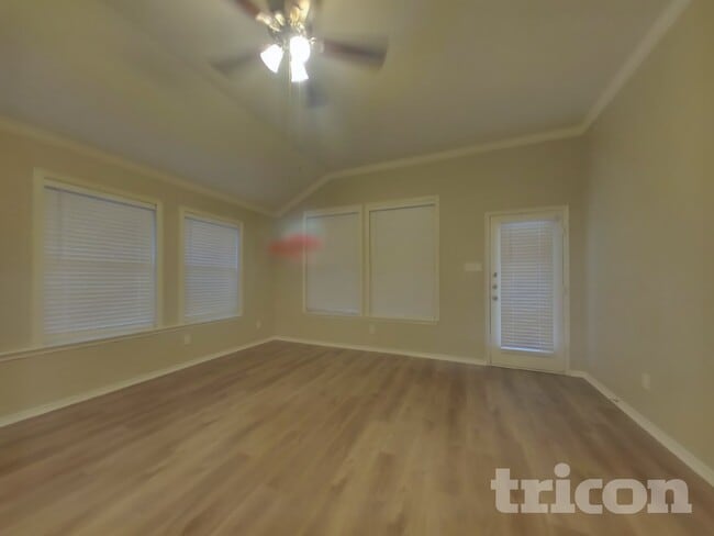 Foto del edificio - 13201 Fencerow Rd