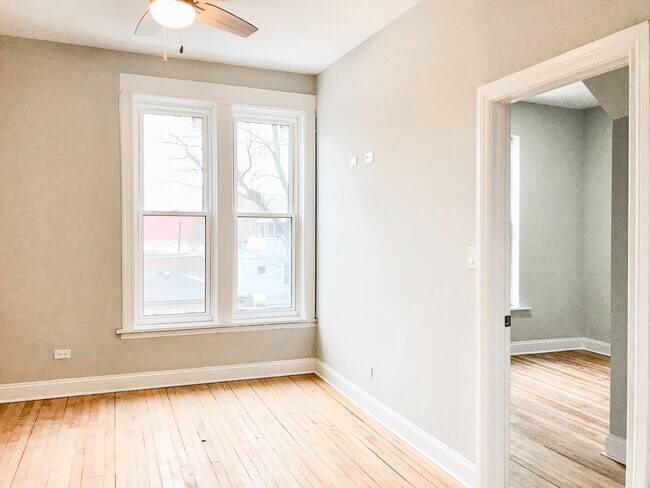 Building Photo - 3149 N Francisco Ave