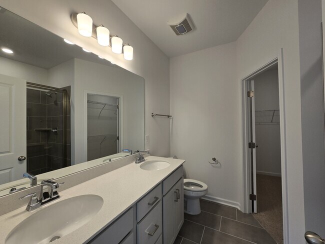 Building Photo - 5140 Pace Pk Cir