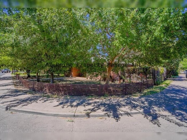 Building Photo - 351 E Encanto Dr
