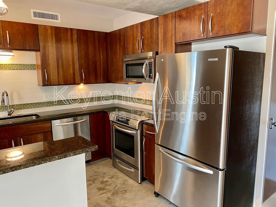 Foto principal - 800 Brazos St