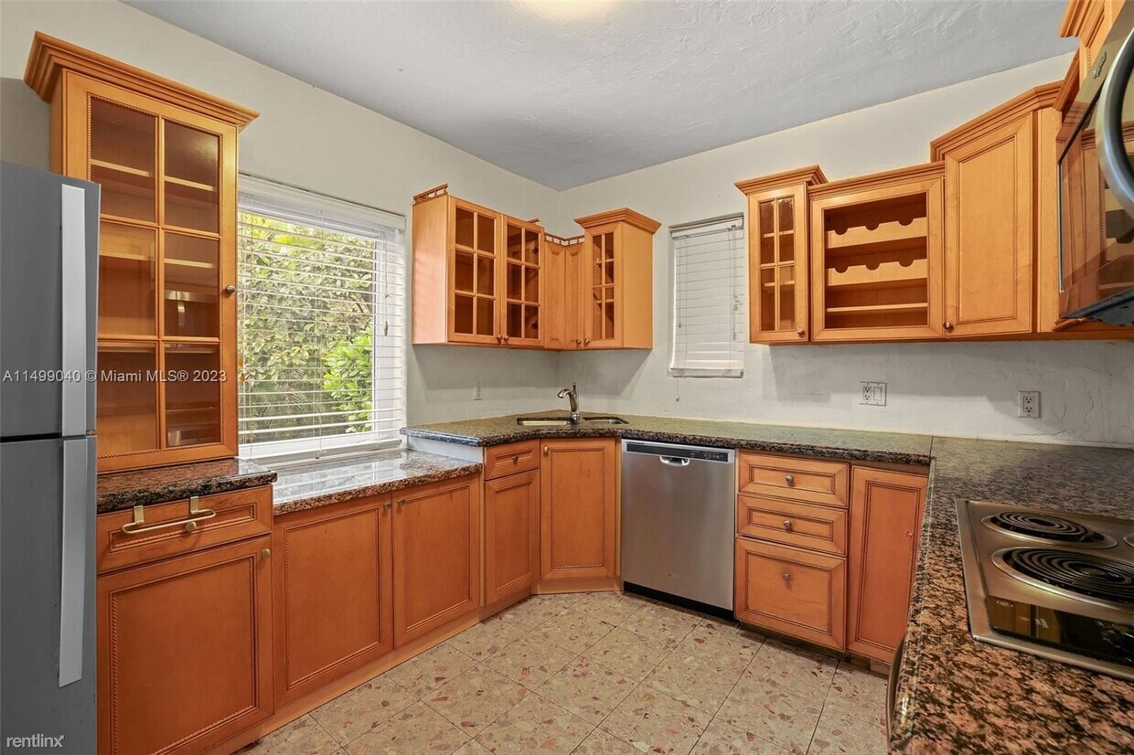 Primary Photo - 3 br, 3 bath House - 410 Minorca Ave