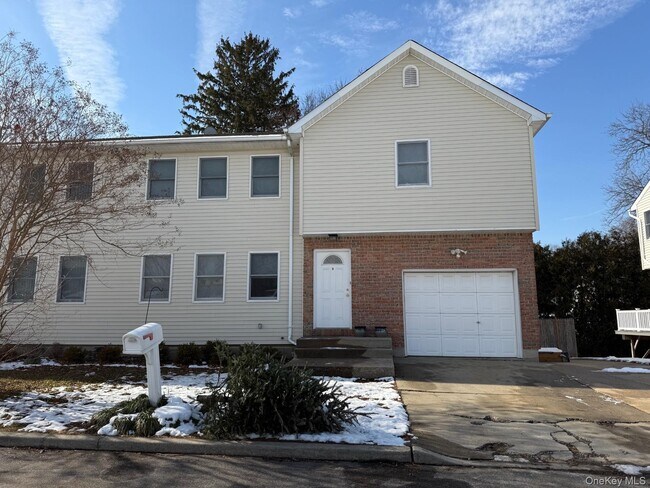 Building Photo - 8 Caruso Ct