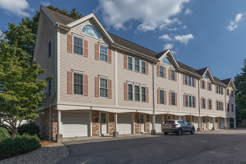 47 Chestnut St, Waltham, MA 02453 Townhome Rentals in Waltham MA