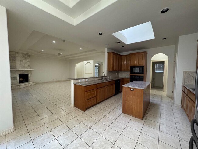 Building Photo - 13700 Madrone Mountain Way