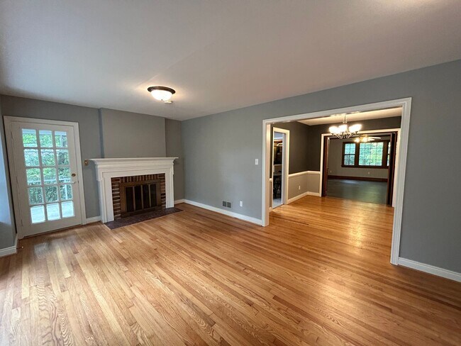 Building Photo - Beautiful 3 Bedroom 2 Bath Home in Tuckaho...