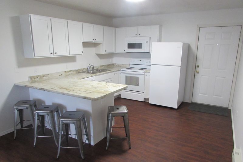 406 Dewey St, Normal, IL 61761 406 Dewey St Normal, IL Apartments