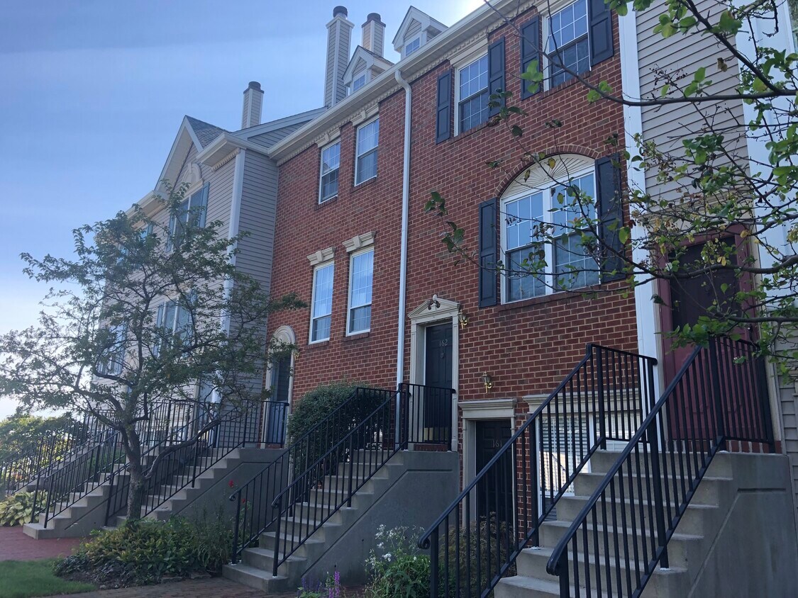 125 Cottonwood St Unit 125, Jersey City, NJ 07305 Condo for Rent in