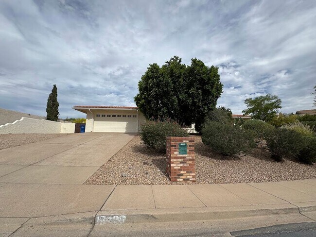 Foto del edificio - Modern Living Meets Outdoor Luxury in North Phoenix