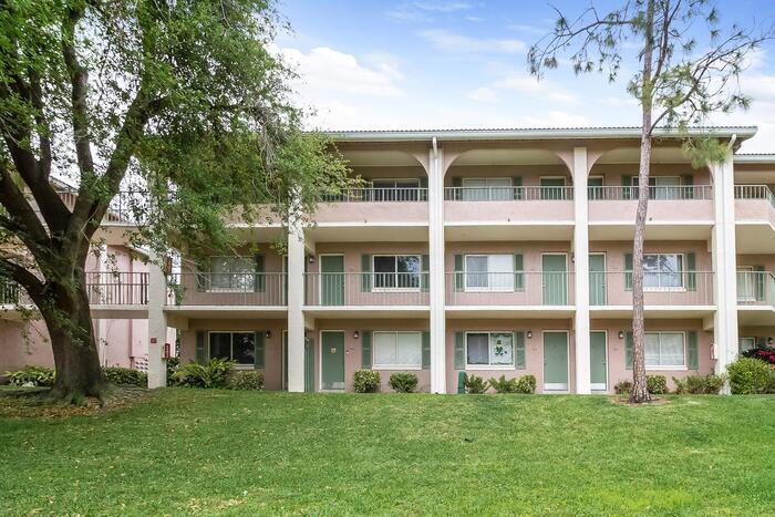 Primary Photo - 133 Oyster Bay Cir