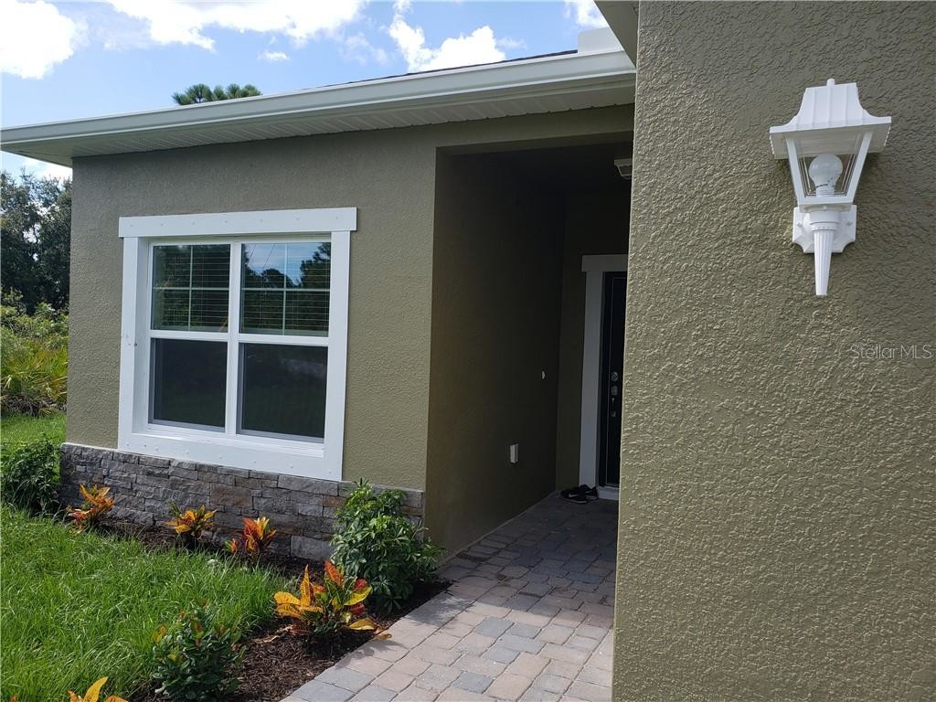 Foto principal - 1076 Navigator Rd