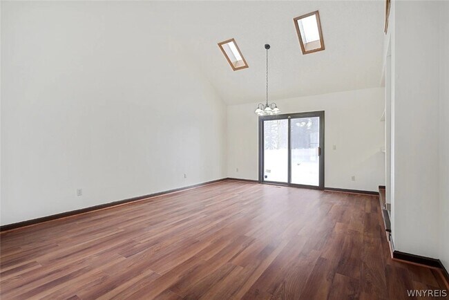 Foto del edificio - 383 S Ellicott Creek Rd