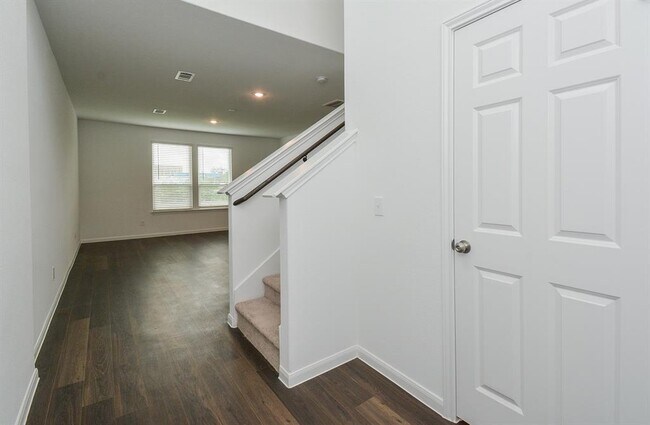 Foto del edificio - 7322 Madison Cmns Ln