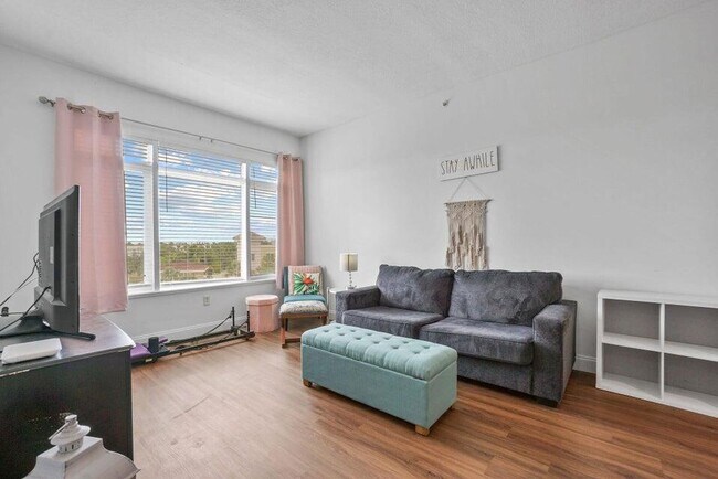 Foto del edificio - 1200 Town Center Dr