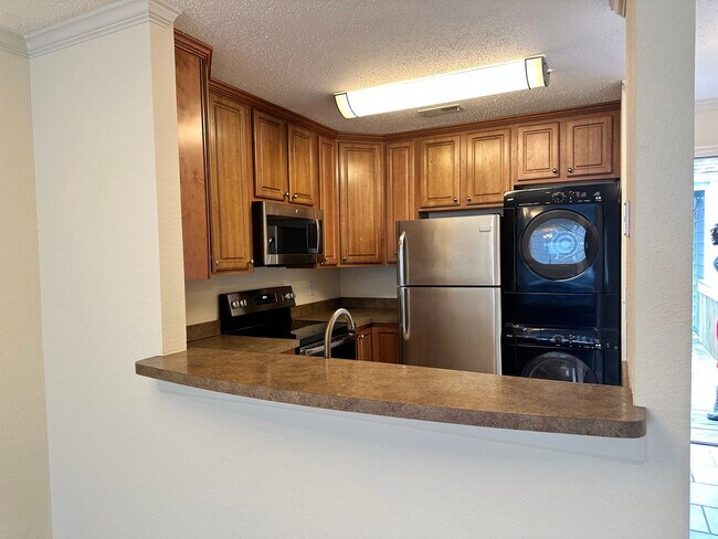 Building Photo - 2 bedroom condo in Williamsburg - Available August 2026!