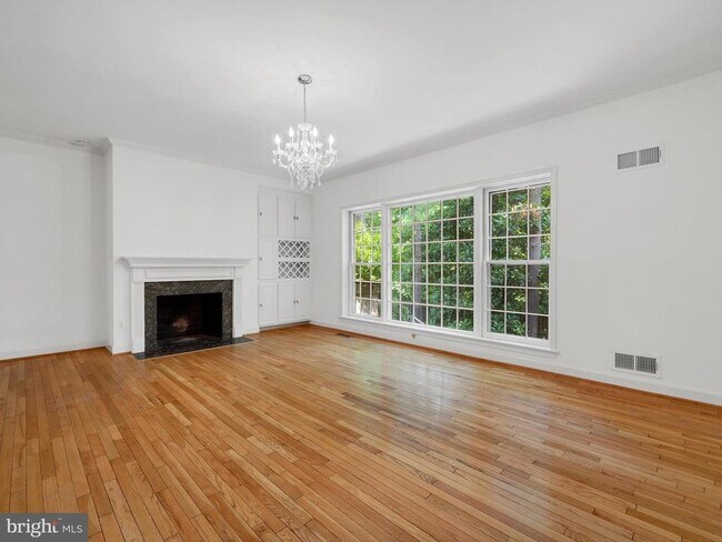 Building Photo - 5139 Westbard Ave