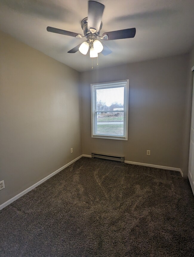 Building Photo - 119 Briar Ln
