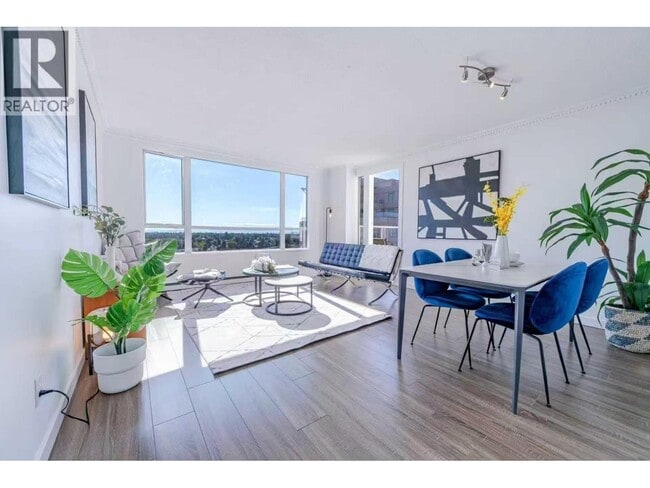 Building Photo - 7760 Granville Ave