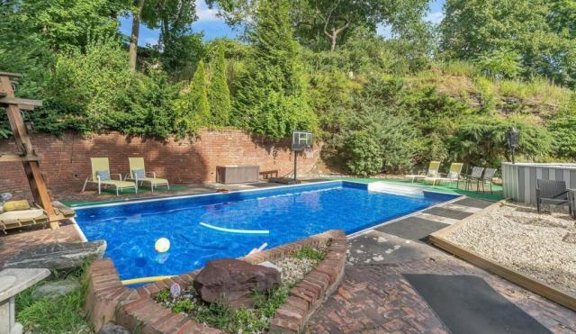 Foto principal - 5 bedroom in Ossining CA 10562