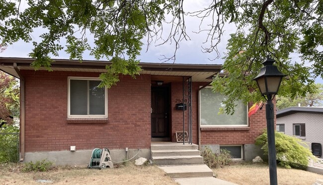 Photo - 2530 Blaine Ave House