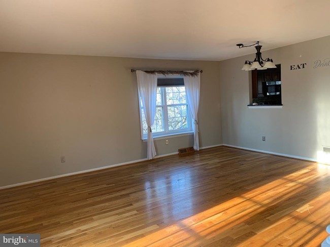 Building Photo - 5038 E Woodmill Dr