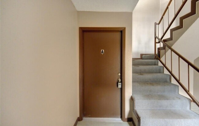 Building Photo - 12200 Overbrook Ln