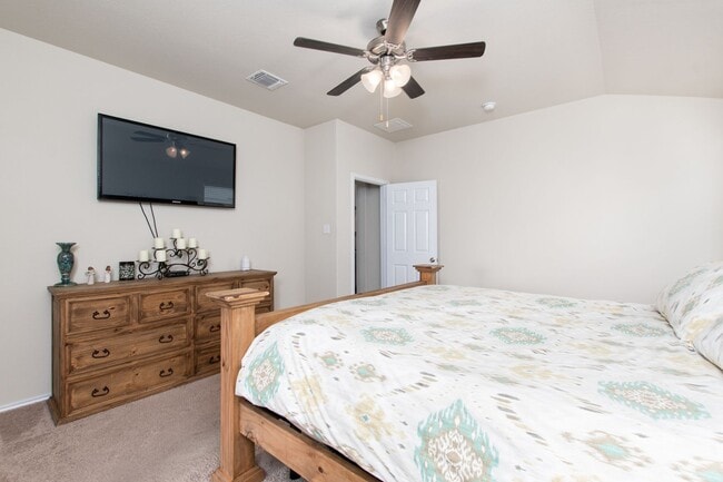 Foto del edificio - 1214 Juneberry Pk Dr