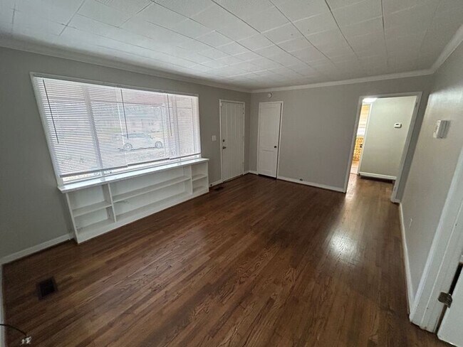 Foto del edificio - 1820 Woodland Ave SW