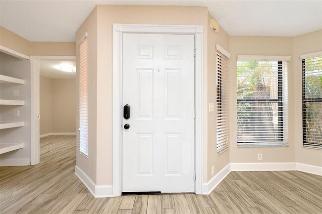 Building Photo - 7711 Sugar Bend Dr