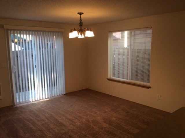 Foto del edificio - 465 Donna Dr