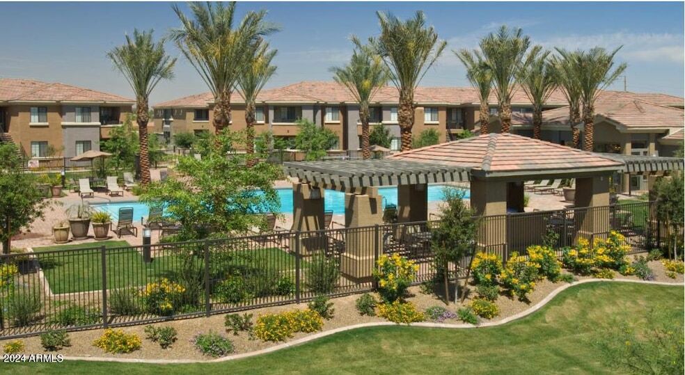 Foto principal - 7850 W McDowell Rd