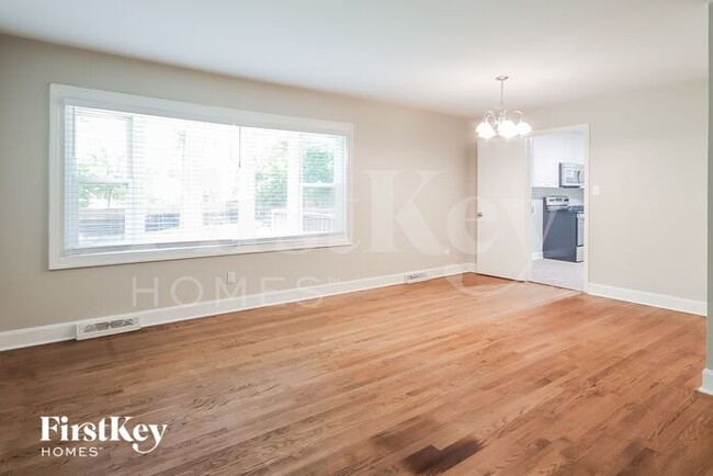 Building Photo - 7031 Ridgebrook Dr