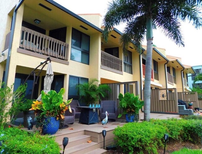 Foto del edificio - 797 S Riverside Dr