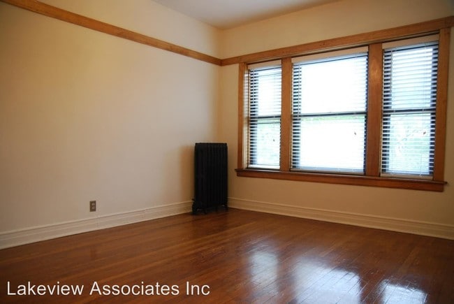 Building Photo - 2311 N Racine Ave