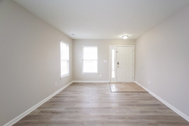 Foto del edificio - 9217 Dry Creek Dr