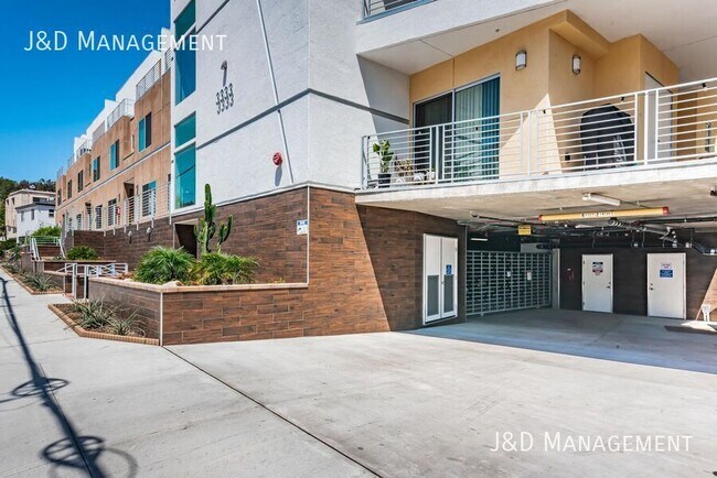 Foto del edificio - Luxury Apartment in Mission Hills w/ Parki...