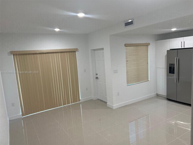 Building Photo - 25760 SW 143rd Ave