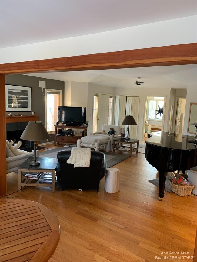 Foto del edificio - 4678 Mulberry Woods Cir