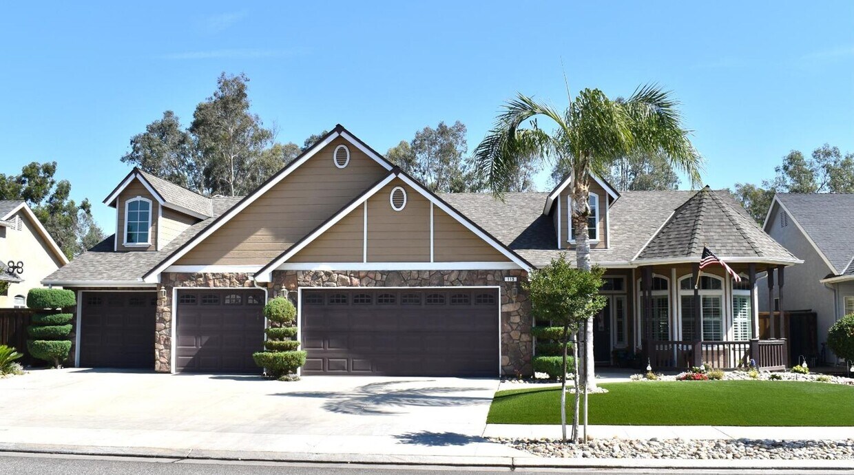 Primary Photo - 4 Bedroom North Clovis Home Near Buchanan ...