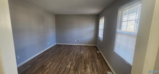 Building Photo - 3810 NW Millbrae Dr