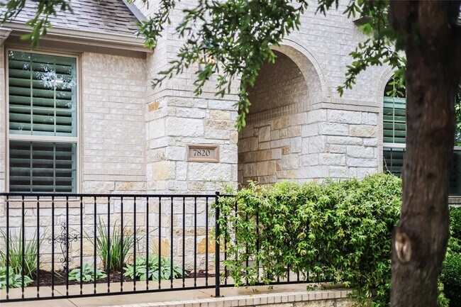 Foto del edificio - 7820 Turnback Ledge Trail
