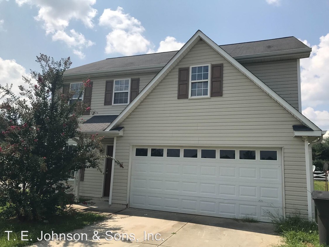 Primary Photo - 3 br, 2.5 bath House - 105 Kings Meadow