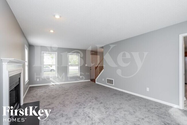 Foto del edificio - 4905 Chimney Springs Dr